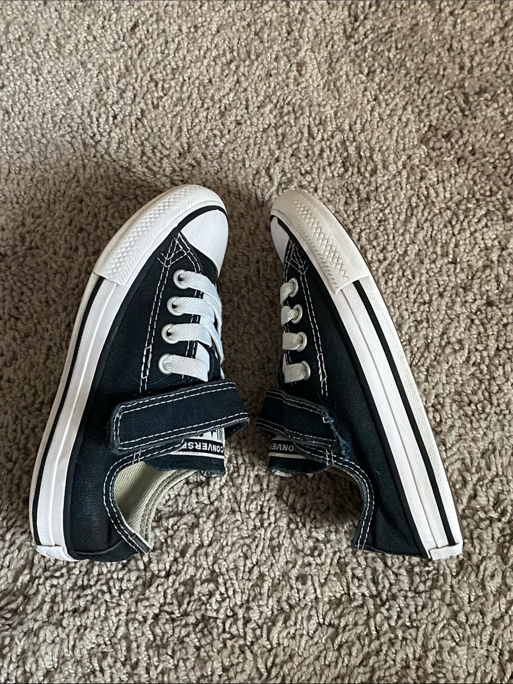 Converse All Star Chuck Taylor V1 Low Top Sneakers size 11
